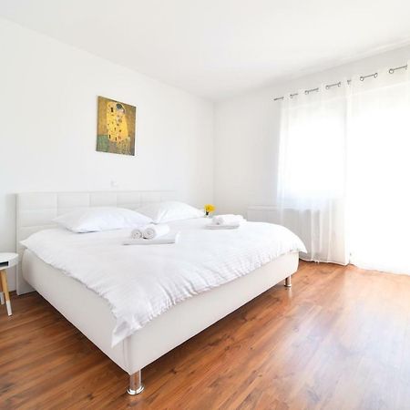 Apartman Space Ražanac 외부 사진