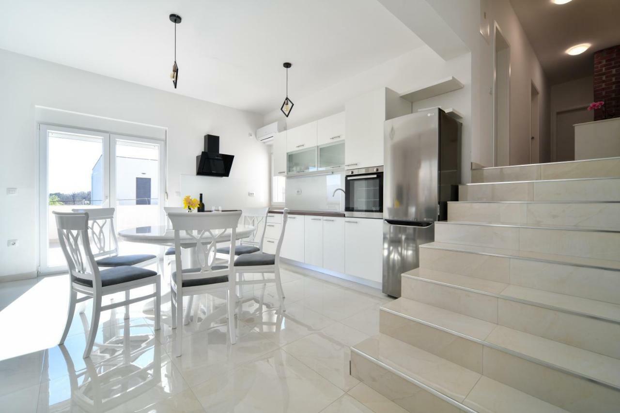 Apartman Space Ražanac 외부 사진