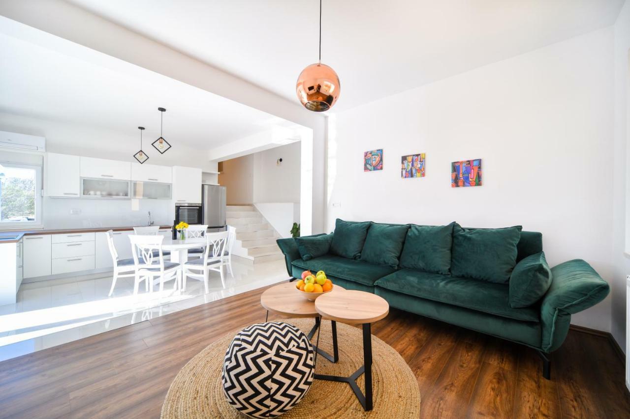 Apartman Space Ražanac 외부 사진